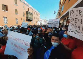 Trujillo: trabajadores del sindicato de obreros de la MPT exigen aumento de remuneración