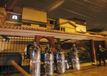 Fiorella Molinelli: Fiscalía allana su vivienda por presuntas compras irregulares de equipos médicos durante pandemia