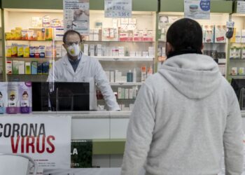 COVID-19: farmacias y boticas podrían empezar a vacunar en setiembre, según presidente de Essalud