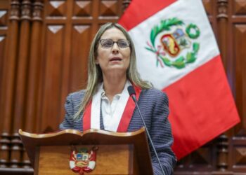 Presidenta del Congreso pide a Pedro Castillo convocar urgente a un Consejo de Estado