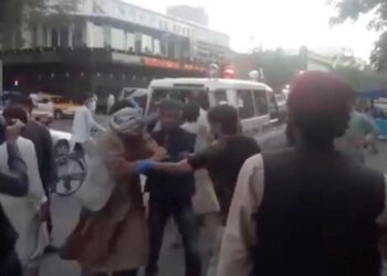 Afganistán: explosión estremece aeropuerto de Kabul; reportan víctimas