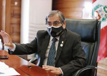 Óscar Ugarte descarta déficit de vacunas Pfizer: “Lo que ha pasado es un problema de programación”
