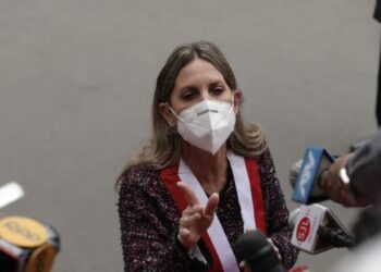 Presidenta del Congreso: “Es insostenible la permanencia del ministro Iber Maraví en el Gabinete”