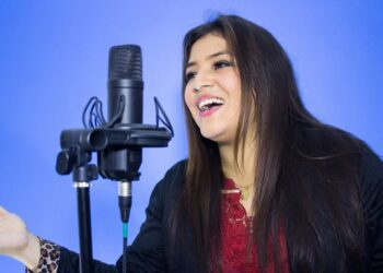 Enfermera crea canción para incentivar a vacunarse contra la  COVID-19