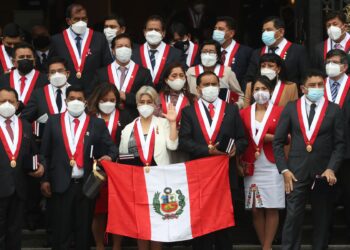 Perú Libre presenta proyecto para que el Gobierno controle contenido de medios de comunicación