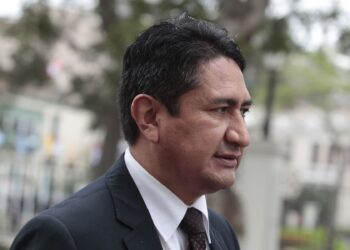 Abogado de Vladimir Cerrón no descarta pedir asilo político si continúa la persecución