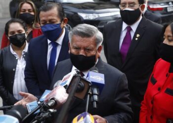 César Acuña dice que Pedro Castillo no puede poner en riesgo su gobierno por una o dos personas