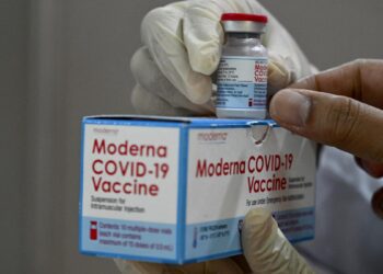 COVID-19: Moderna solicitó autorización para aplicar refuerzo de su vacuna en EE.UU.