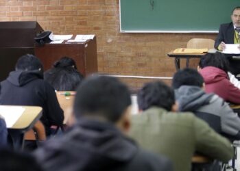 Profesores de universidades e institutos serán vacunados contra la COVID-19, anuncia Minedu
