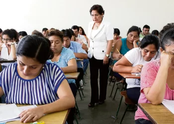 Funcionarios del Minedu vienen ejerciendo presión para modificar y suavizar prueba de profesores