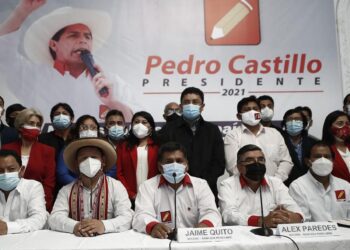 Perú Libre presenta proyecto para bajar sueldos de altos funcionarios públicos