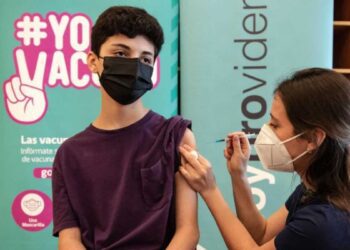 Chile amplía la vacunación contra la COVID-19 a menores de 12 años