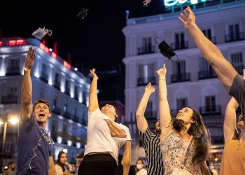 Río de Janeiro elimina la obligatoriedad del uso de mascarillas al aire libre
