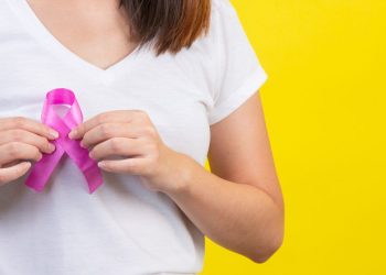 Cáncer de mama: señales de alerta y factores de riesgo a los que debemos prestar atención