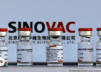 COVID-19: OMS dice ahora que vacunas chinas Sinovac y Sinopharm requieren tres dosis