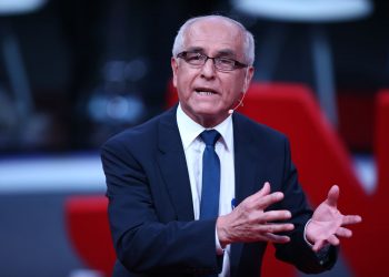 Presentan denuncia constitucional contra congresistas que votaron a favor de ley que regula cuestión de confianza