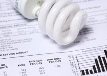 Tarifas eléctricas vuelven a subir, esta vez en 5.6% a industrias y comercios