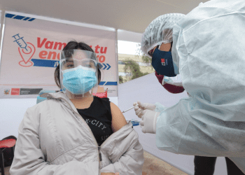 Minsa confirma que en la primera semana de noviembre empieza la vacunación para adolescentes de 12 a 17 años