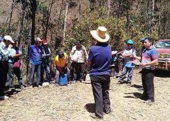 Compín: exigen a gobernador regional, Manuel Llempén, reinicio de obra paralizada desde hace 14 años