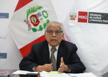 Empresa de cuñada de ministro Aníbal Torres contrató con el Estado