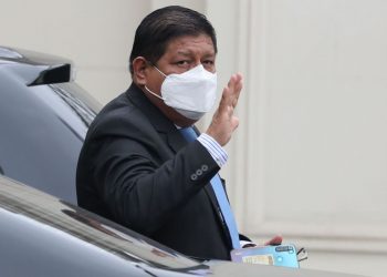 Walter Ayala: «Pongo mi cargo a disposición al señor presidente de la República»