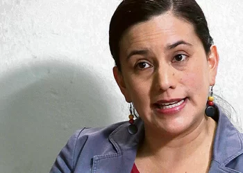 Verónika Mendoza sale en defensa del ministro de Educación