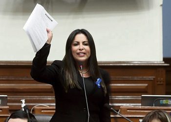 Congreso rechaza debatir censura contra Patricia Chirinos por plantear vacancia presidencial
