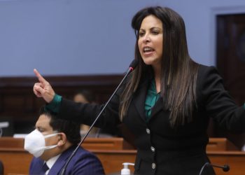 Comisión de Ética aprueba iniciar investigación a Patricia Chirinos por frases contra Castillo