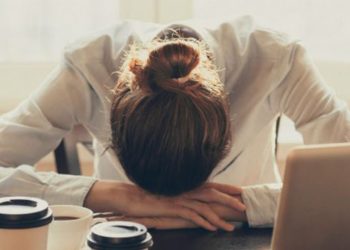 Empleados que se duerman en el trabajo podrán ser despedidos sin aviso previo