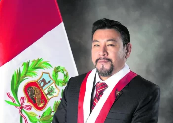 Congresista Luis Cordero, acusado de agresión por su expareja, retiró su firma de la moción de vacancia