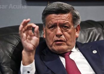 César Acuña sobre Roberto Chiabra y Gladys Echaíz: “Si fueran del partido, los expulso mañana”