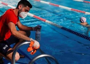 Ministerio de Salud precisa que piscinas públicas siguen cerradas y dio a conocer protocolos para su reapertura