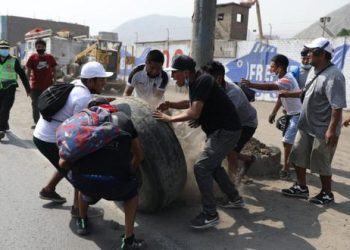 Paro de transportistas: vías bloqueadas en 6 regiones del país