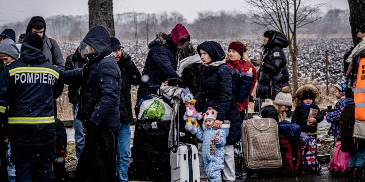 02-03-2022 (DVD-1096) Refugiados ucranios tras cruzar la frontera con Rumanía, en Siret. © Alex Onciu