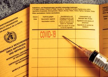 COVID-19: alemán se vacunó 90 veces para falsificar certificados