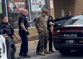 Joven que mató a diez personas en supermercado en Búfalo por motivos racistas le ‘perdonó’ la vida a un blanco: «Lo siento»