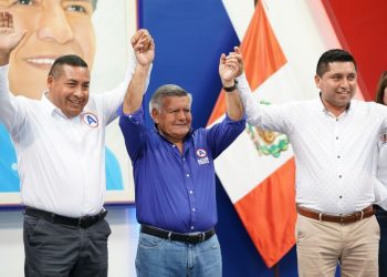 Trujillo: José Ruiz y Martín Namay sellaron unidad apepista con un fuerte abrazo