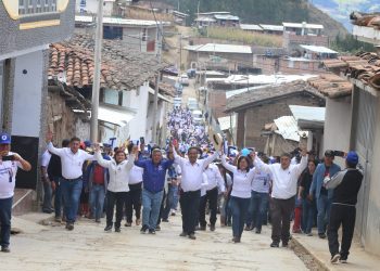 La Libertad: César Acuña recibió el respaldo del pueblo en Santiago de Chuco