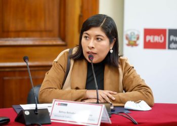 Comisión de Fiscalización citará a la ministra Betssy Chávez tras denuncias