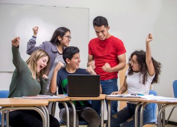 Más de 500 jóvenes en Trujillo son beneficiados con crédito educativo