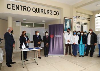 UCV entrega equipos quirúrgicos a centros de salud de Trujillo