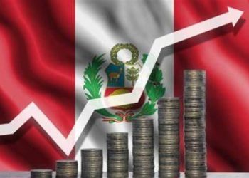 Economía de Perú sigue creciendo pese a la crisis política debido a la independencia de poderes