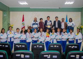 Otuzco: municipalidad reconoció a estudiantes que ocuparon primeros lugares en Juegos Deportivos Escolares