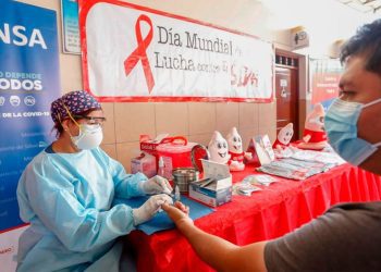 Decana del Colegio de Obstetras: «Así como usamos mascarilla para evitar la COVID-19 usemos preservativo para evitar el VIH/SIDA»