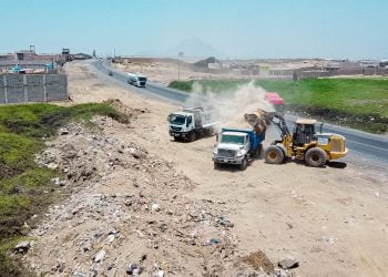 Trujillo: gobierno regional ya retiró 1,600 metros cúbicos de basura y escombros de la Vía de Evitamiento