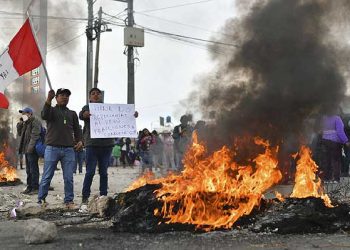 Bebé prematuro y mujer fallecieron por bloqueo de carreteras