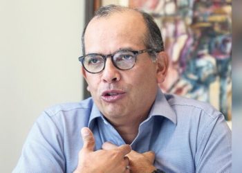 No es posible hablar de crecimiento económico sin hablar del entorno político y social