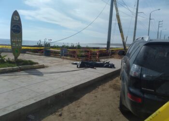 Surfista extranjero muere electrocutado en Huanchaco