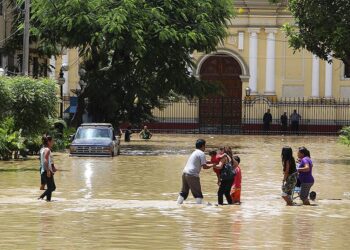 Piura: Fuertes lluvias han dejado 5 personas fallecidas y 88 establecimientos de salud afectados