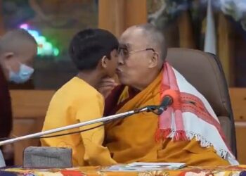 Caso Dalai Lama: ¿Cómo enseñar a nuestros hijos a defenderse frente a una situación de abuso?